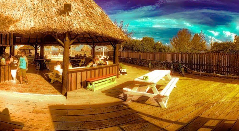 The Venue - Utila Pansiyon Dış mekan fotoğraf